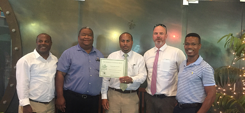 Award Presented to the Ministry of Public Works