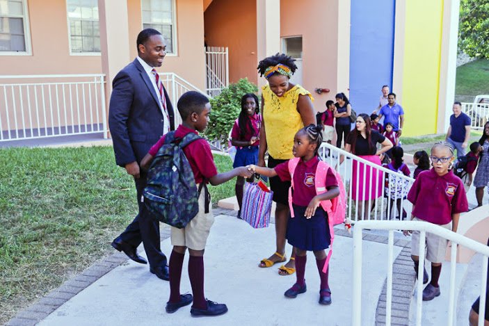 Premier Burt goes to Northlands for 1st day of school