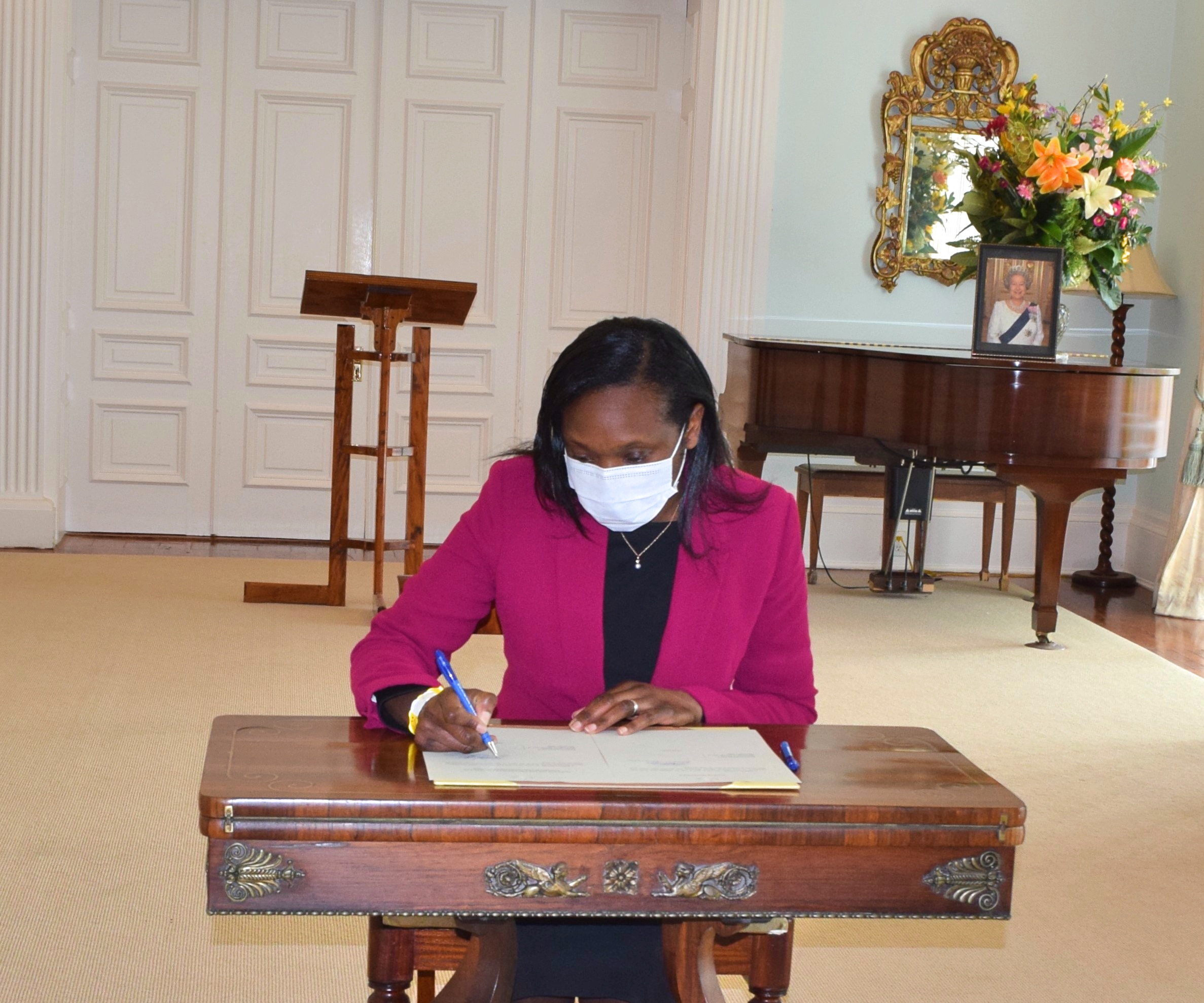 New Governor of Bermuda Sworn In