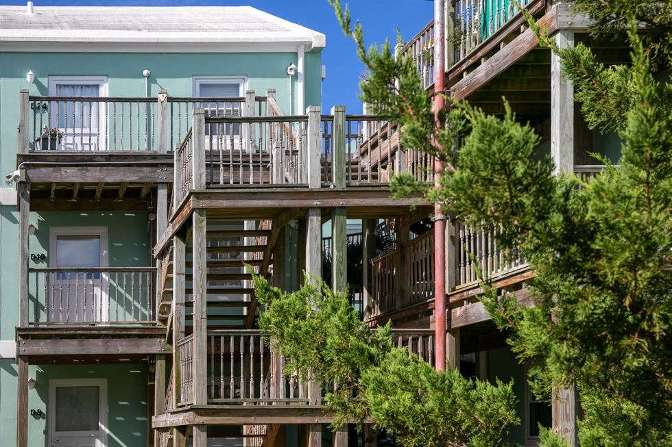 Minister of Social Development and Seniors Visits Dr. Cann Park Seniors Residence Complex