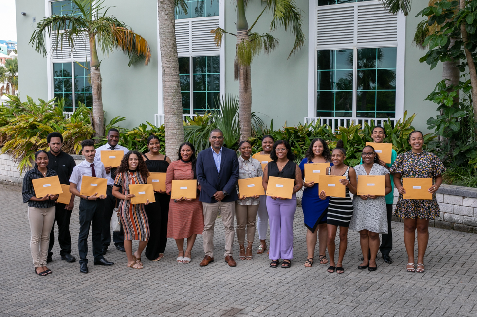 Ministry of Education Congratulates the 2021 Scholarship and Award Recipients