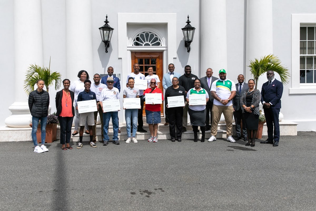 Government Awards Grants to Community Clubs