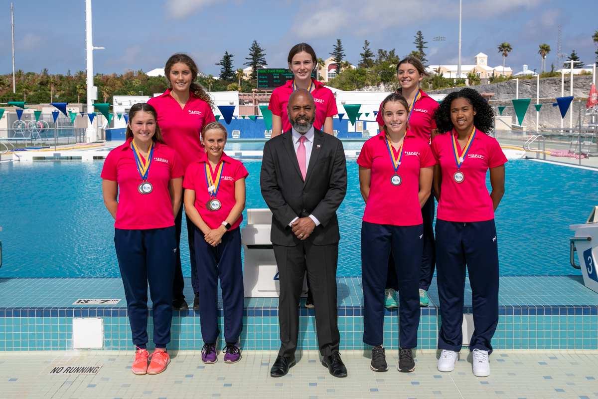 Minister of Youth Culture and Sports Meets with Bermuda's Carifta Team