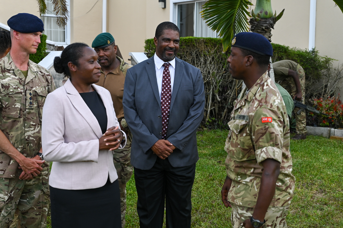 Governor and National Security Minister visit Regiment’s Junior Leaders