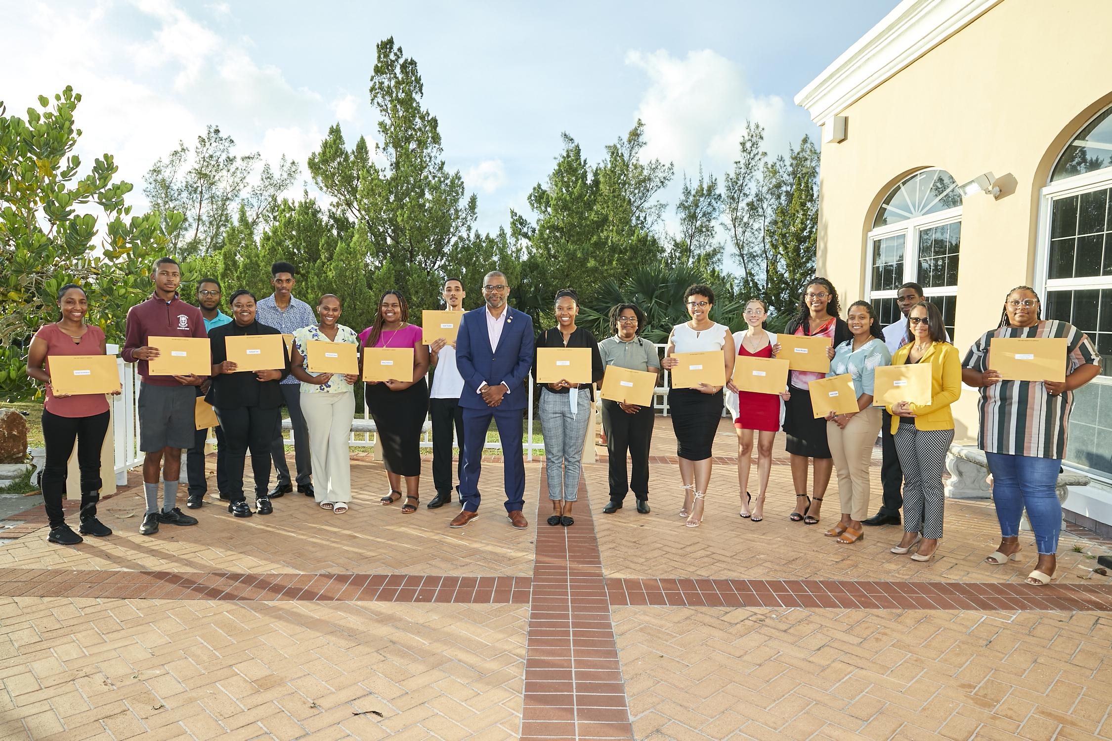 Ministry of Education Congratulates the 2022 Scholarship and Award Recipients