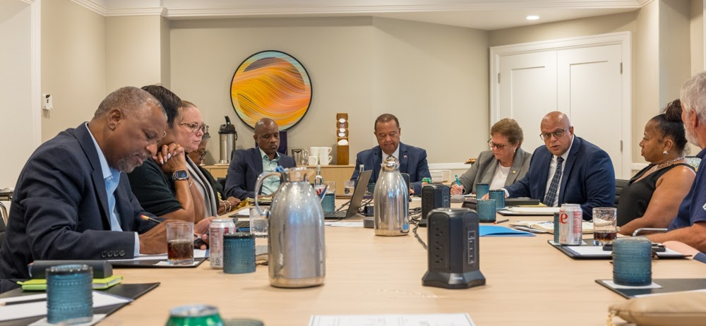 Ministers of Transport and Tourism Collaborate with Air Service Development Team