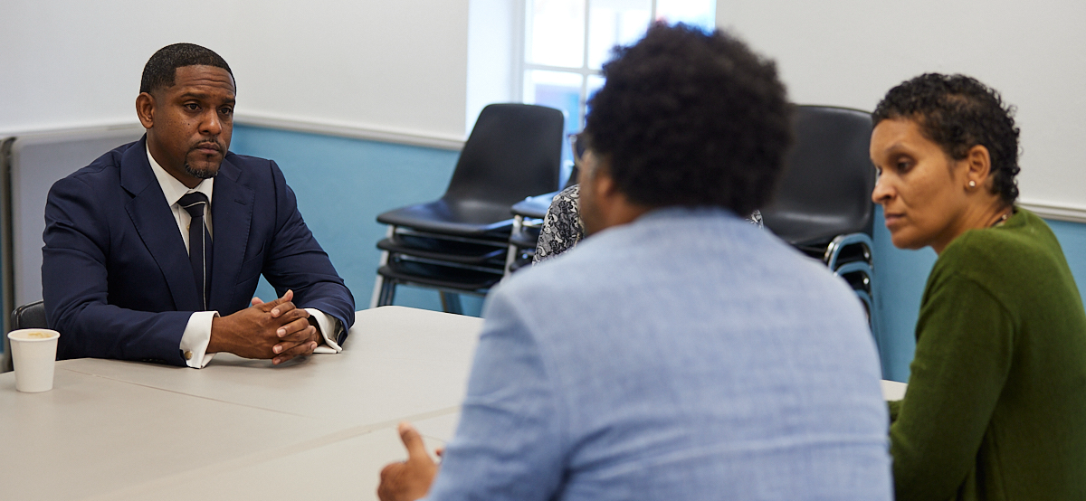 Tourism Minister Meets with Chamber of Commerce Leadership