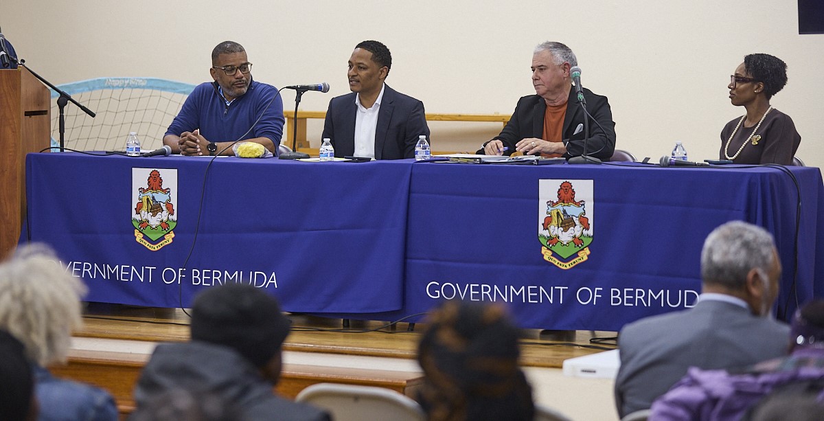 Government Ministers Address Concerns at Neighborhood Meeting