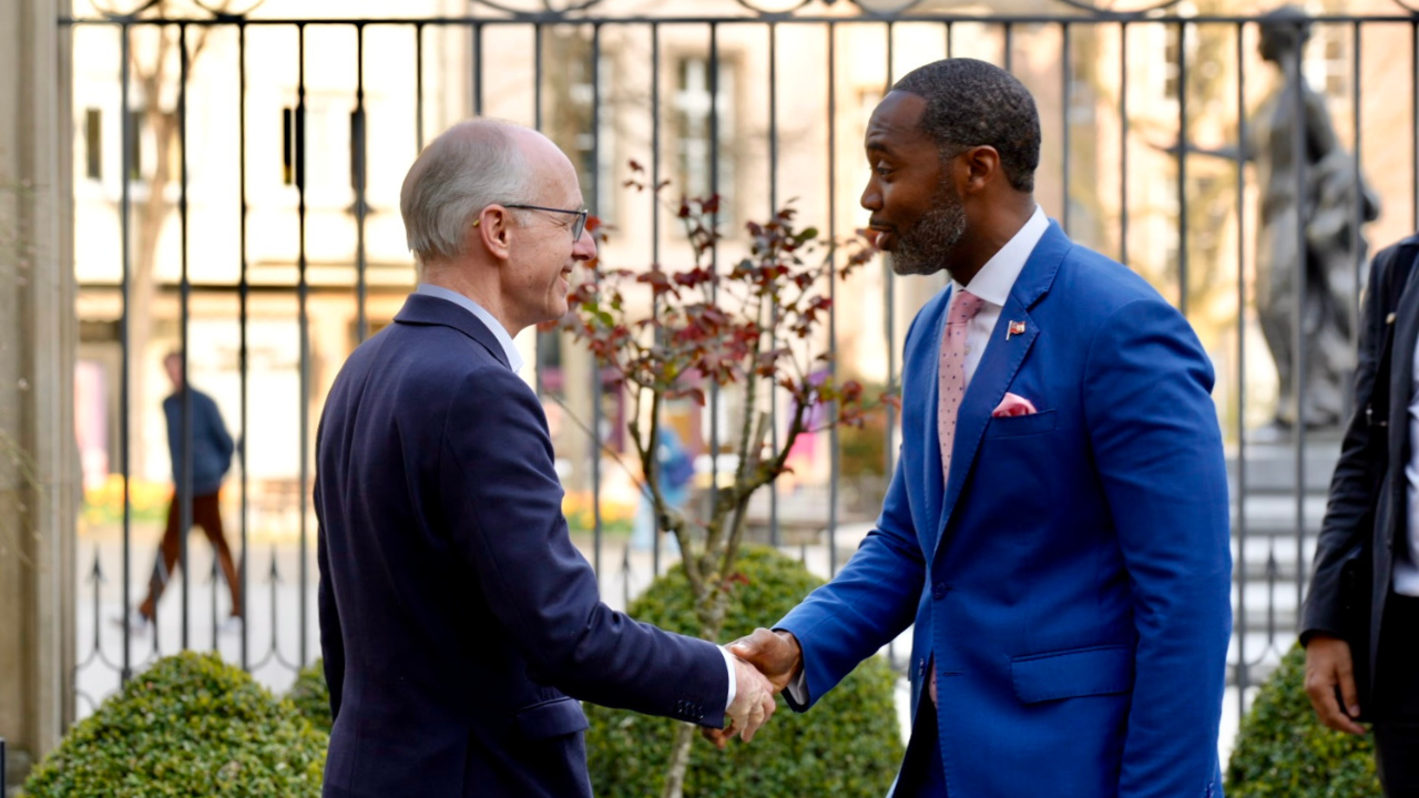 Premier Burt meets Prime Minister of Luxembourg