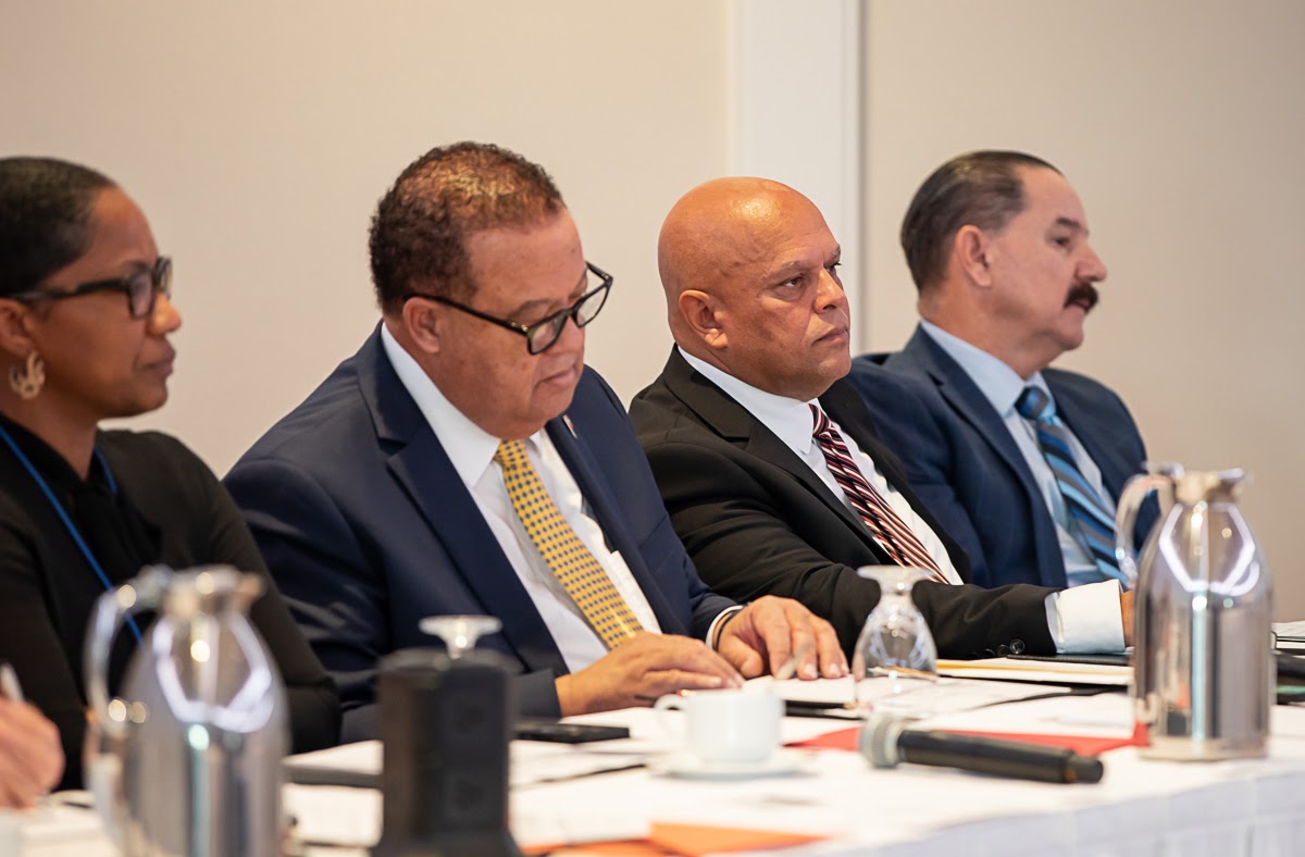 Ministry Host Meeting to Discuss Air Service Development