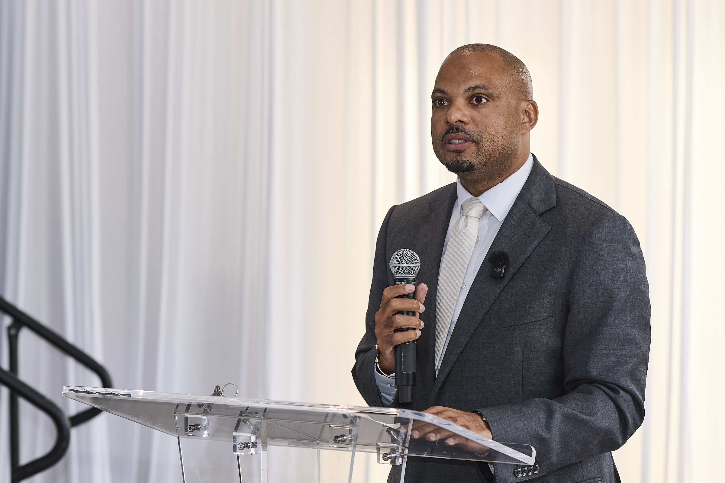 Minister Hayward Highlights Growing Career Opportunities in Bermuda's Accounting Profession
