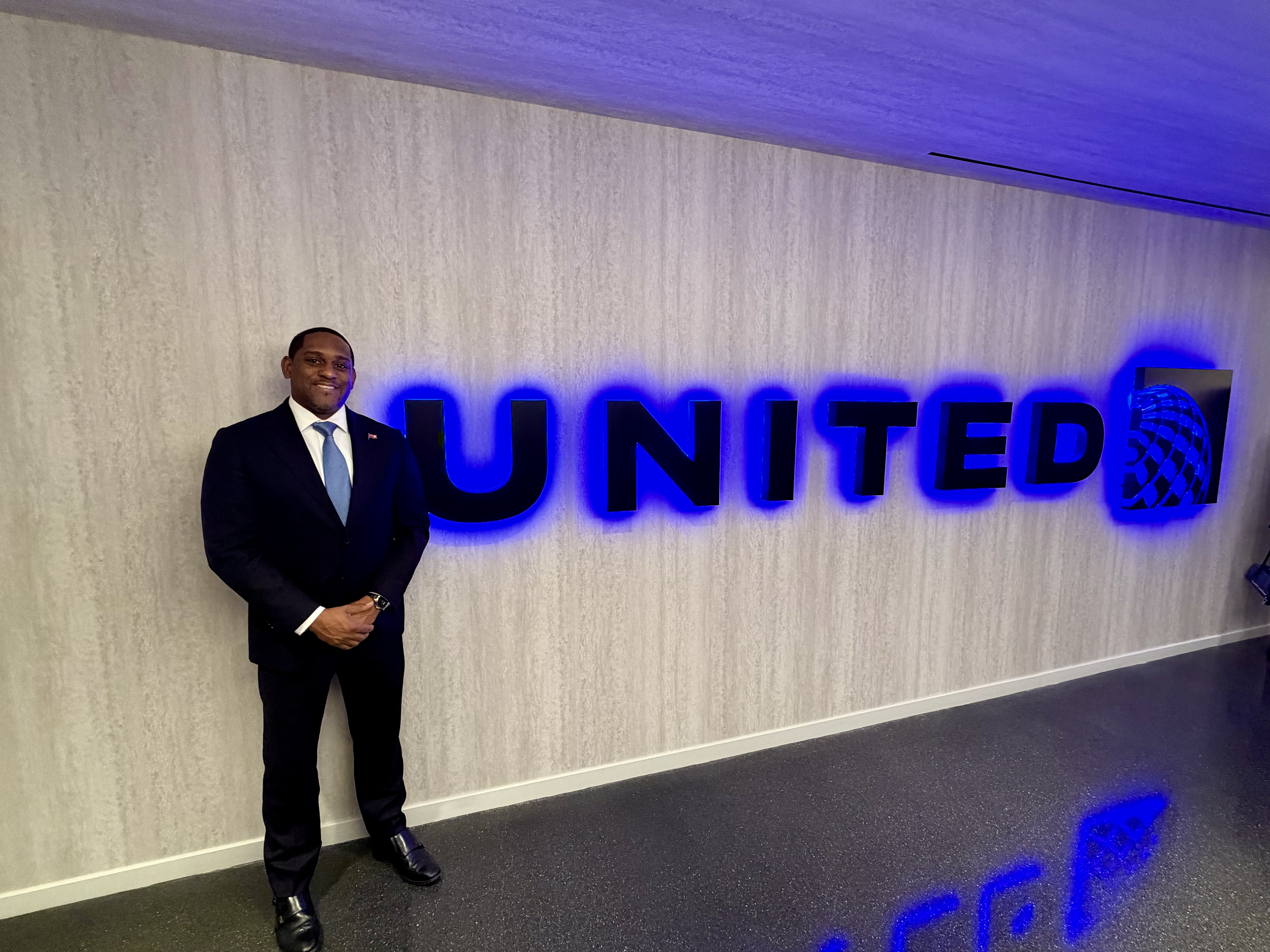 Minister Darrell Meets with United Airlines to Discuss Bermuda Air Service